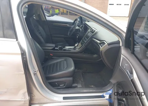 2016 Ford Fusion Energi Se Luxury z USA, uszkodzony, nr VIN 3FA6P0PU9GR393804